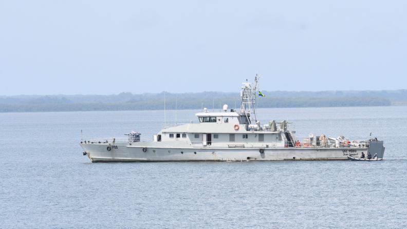 ZMAtO 22 - Le Borda patrouille en zone à risque de piraterie avant de rejoindre le Gabon
