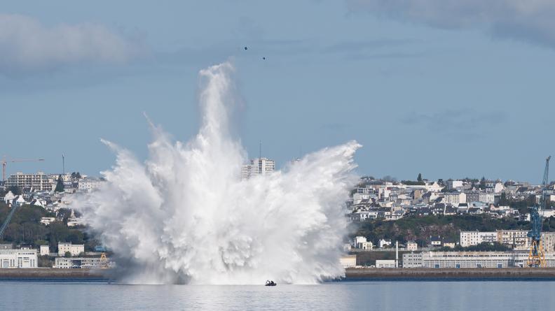 Territoire national – Contre minage d’une Luft marine bomb en rade de Brest