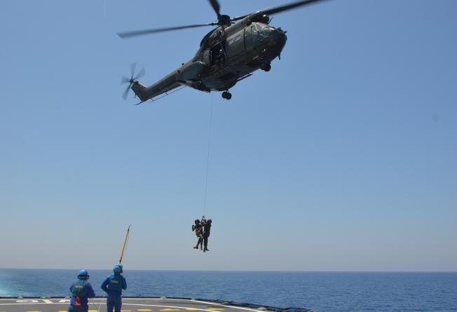 Méditerranée orientale – La FREMM Auvergne s’entraîne au sauvetage en mer avec les forces armées libanaises