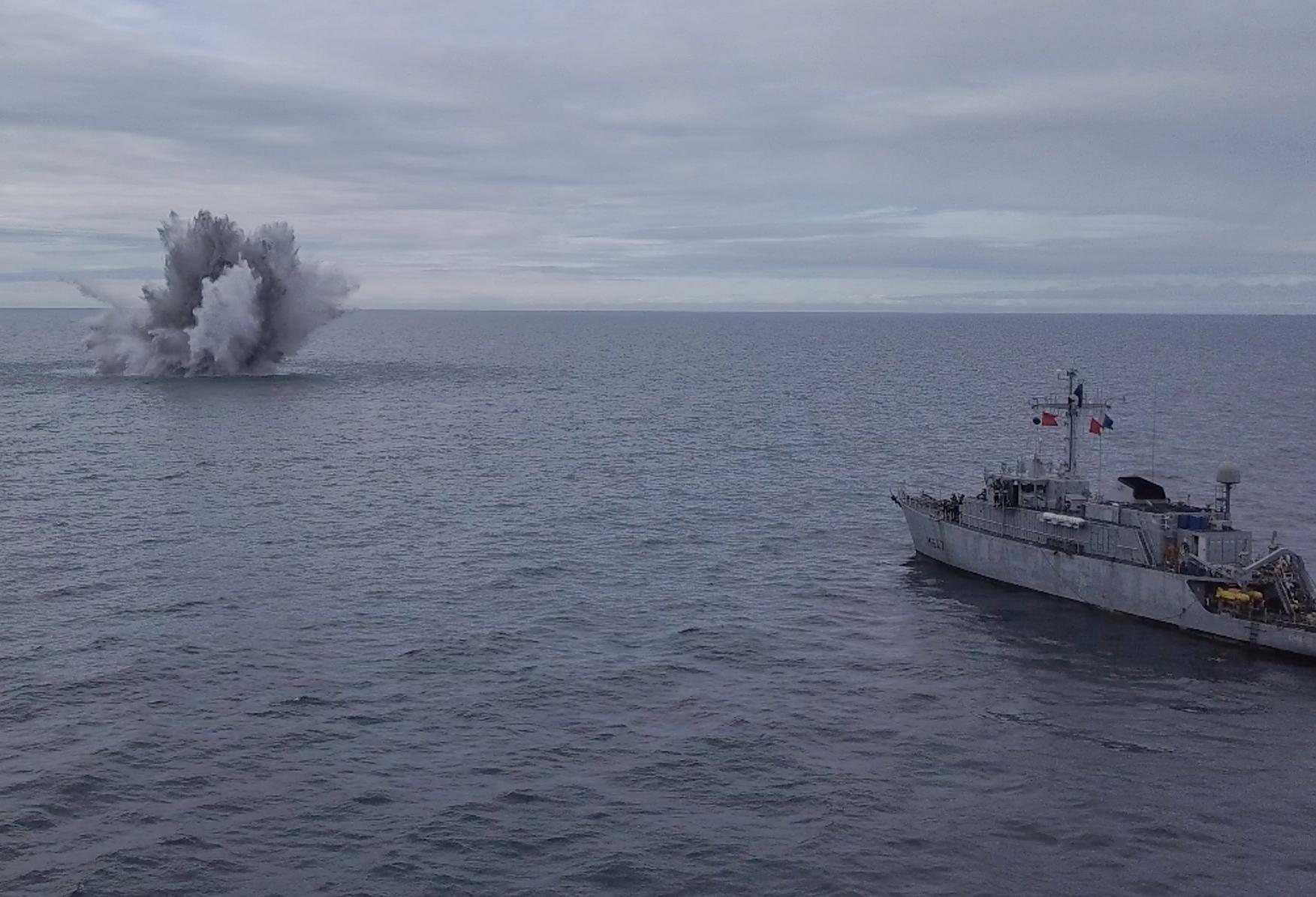  Manche - mer du Nord : 11 munitions historiques détruites par la force de guerre des mines de l’OTAN