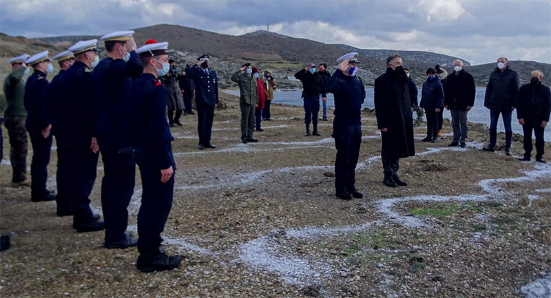 Devoir de mémoire – La FREMM Provence rend hommage à l’enseigne de vaisseau Bisson en Grèce