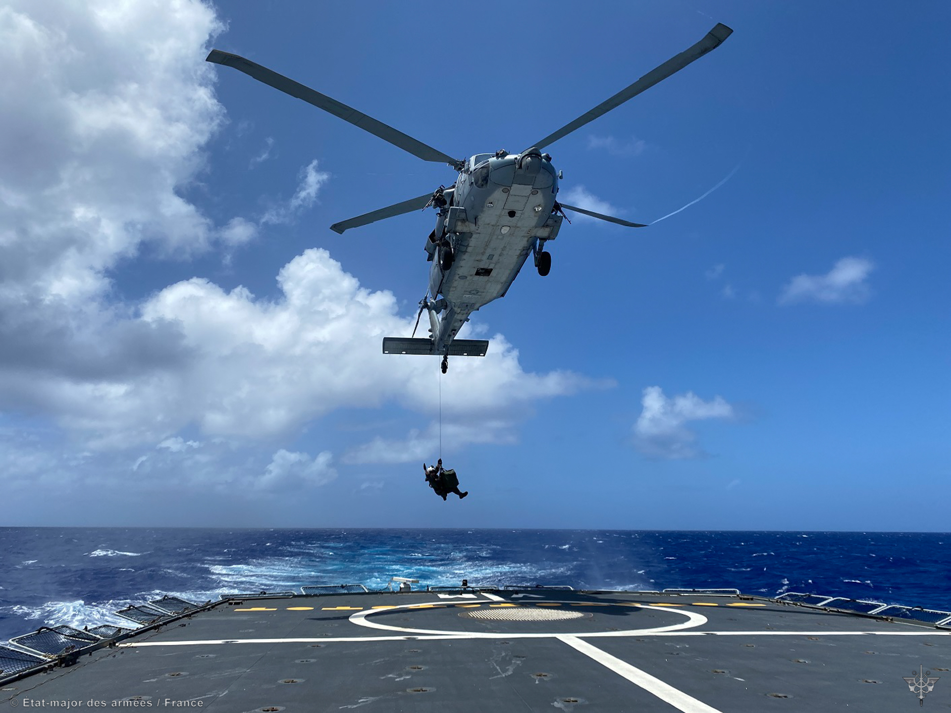 Mission Asie 2022 : Le Vendémiaire s’entraîne avec l’US Navy