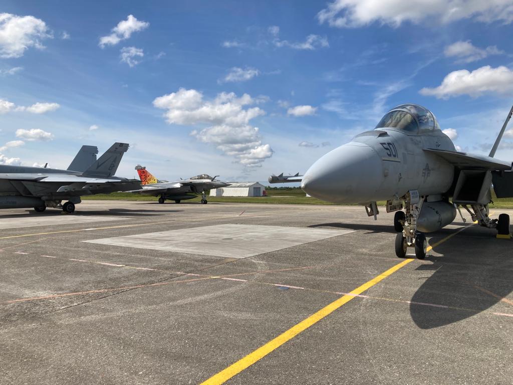 Coopération franco-américaine : 7 avions de chasse américains F18 sur la base d’aéronautique navale de Landivisiau