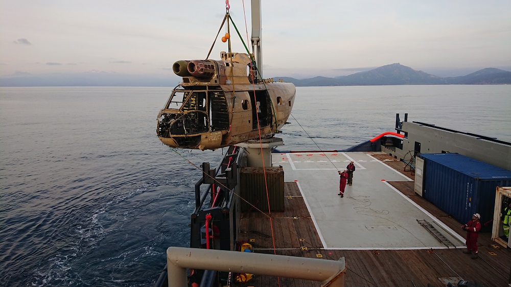  ORION 23 – Opération inédite de relevage d’une épave d’hélicoptère par le BSAA Pionnier et le Groupe d’intervention sous la mer