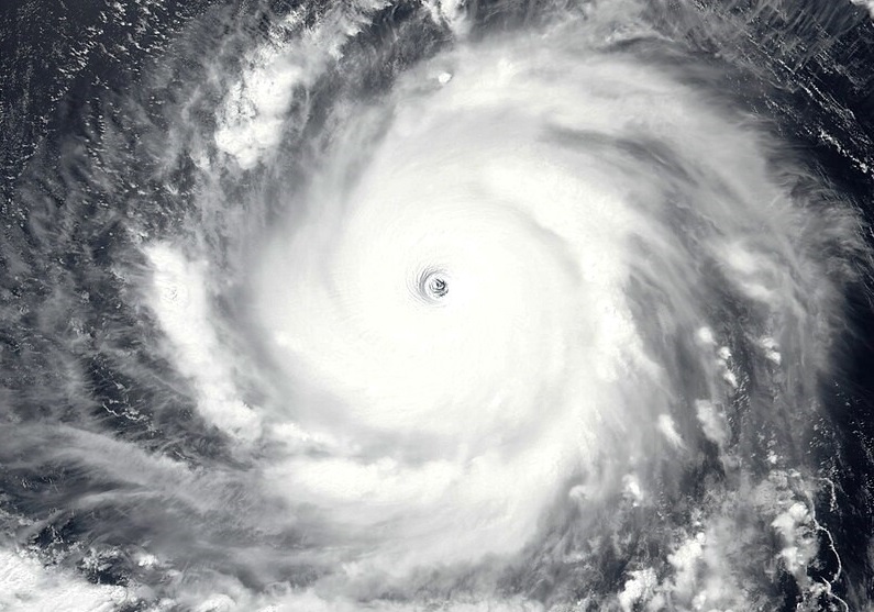  La Lorraine manœuvre entre les typhons