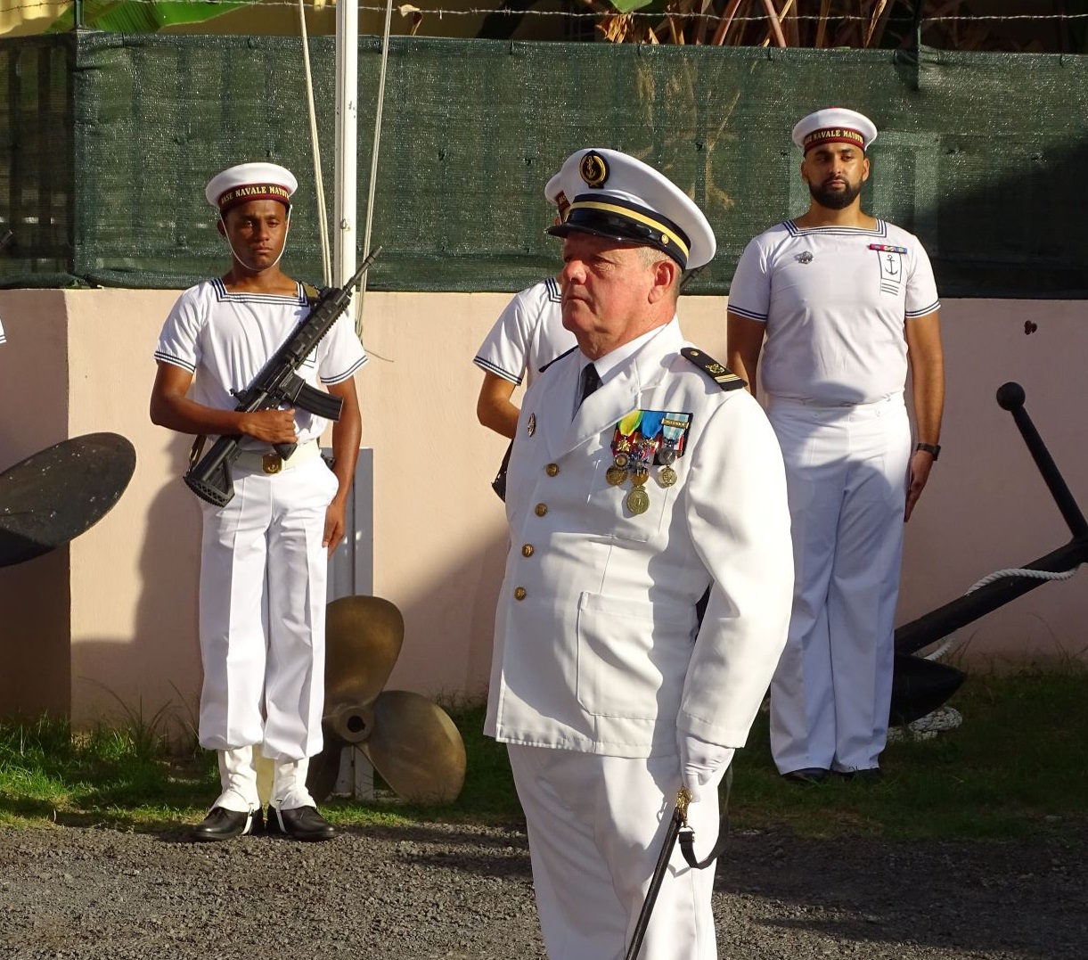  Le major Jean-François quitte le bord après plus de 42 années de service
