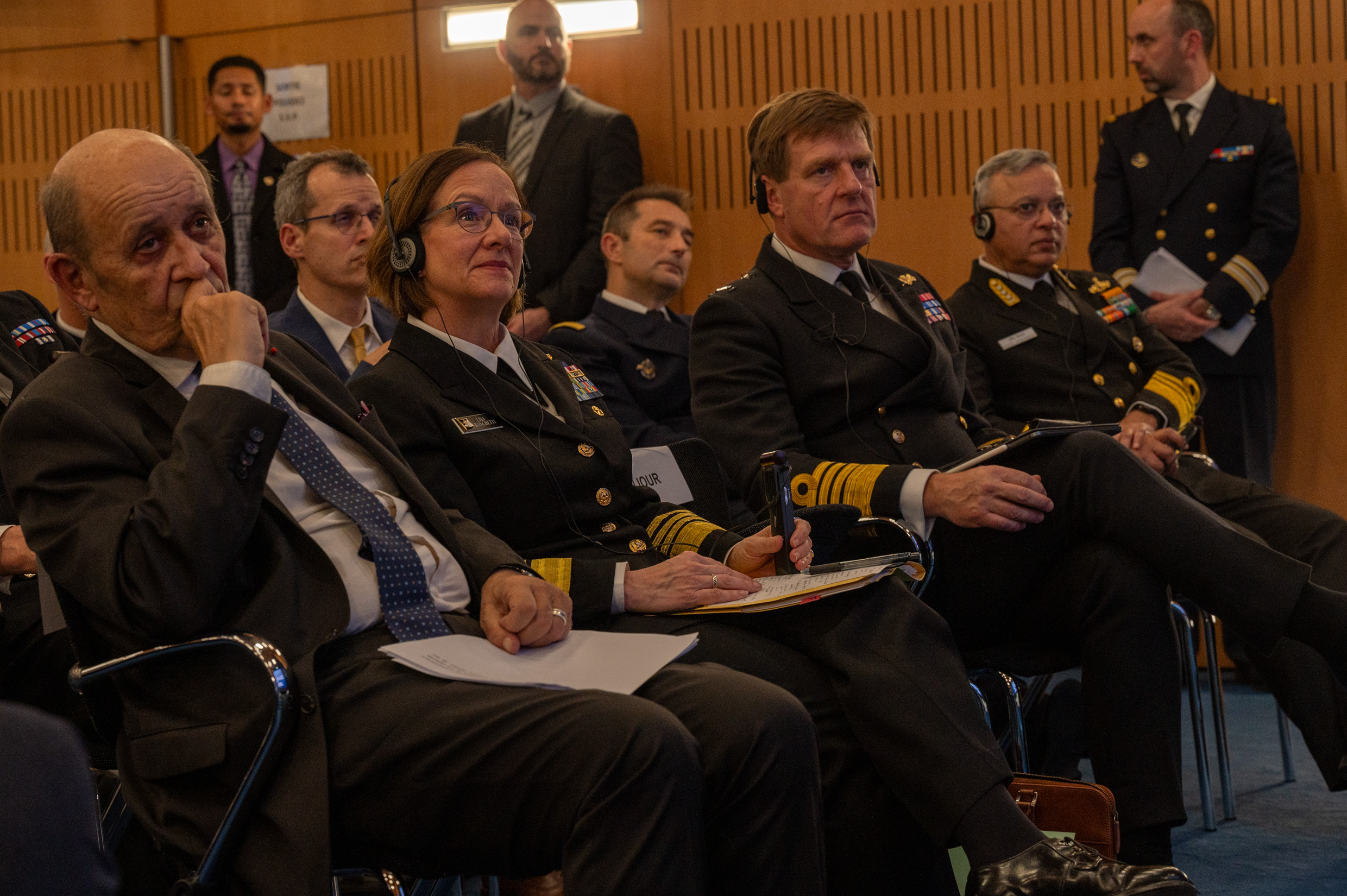Échanges entre CEMM à la Conférence navale de Paris 