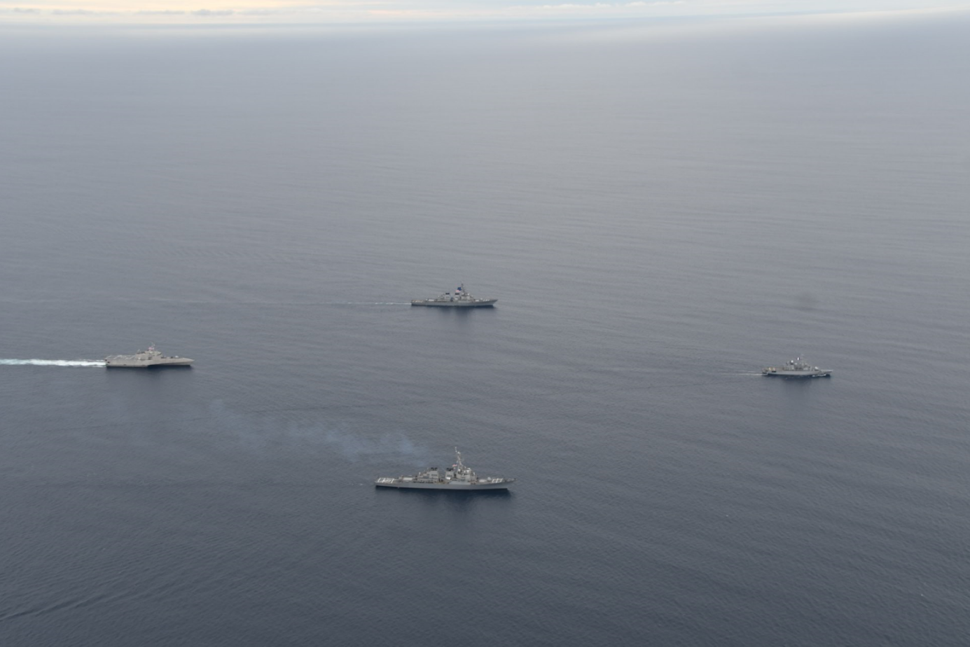  FAPF – La Frégate de Surveillance Prairial interagit avec l’United States Navy au large de San Diego 