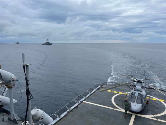  FAPF – La Frégate de Surveillance Prairial interagit avec l’United States Navy au large de San Diego 