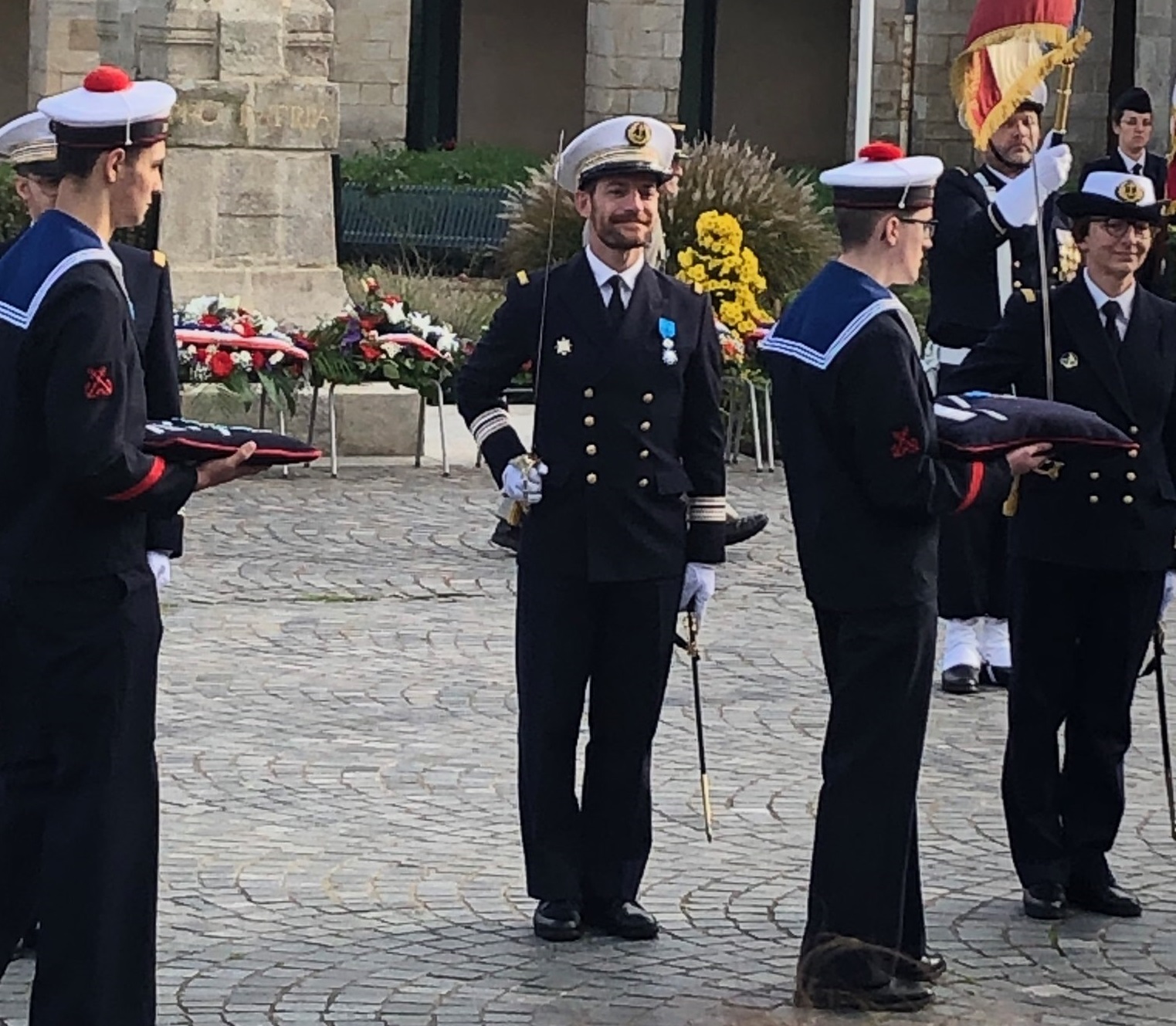  Les marins de la Force d’action navale commémorent l’Armistice du 11 novembre