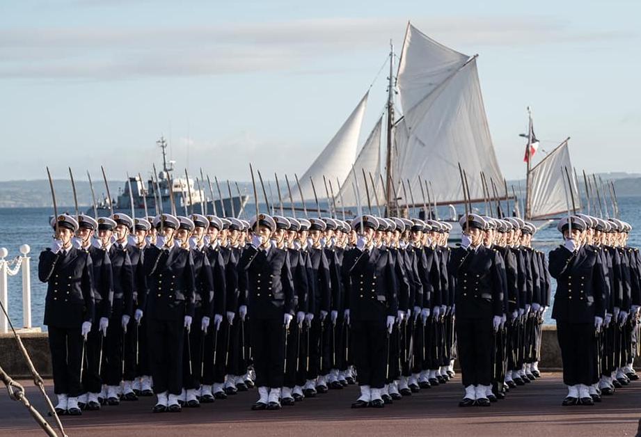  Cérémonie de présentation aux drapeaux de l’École navale