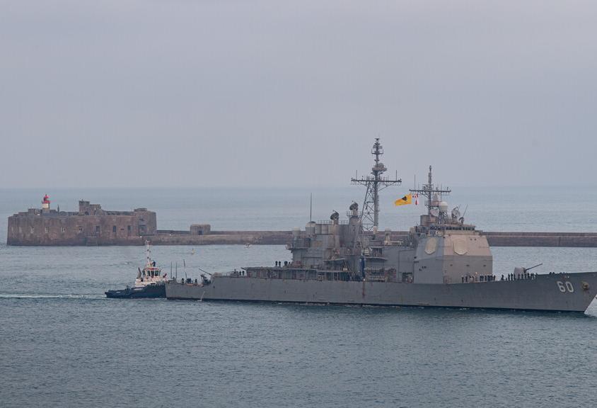Escale de la frégate USS Normandy à Cherbourg 