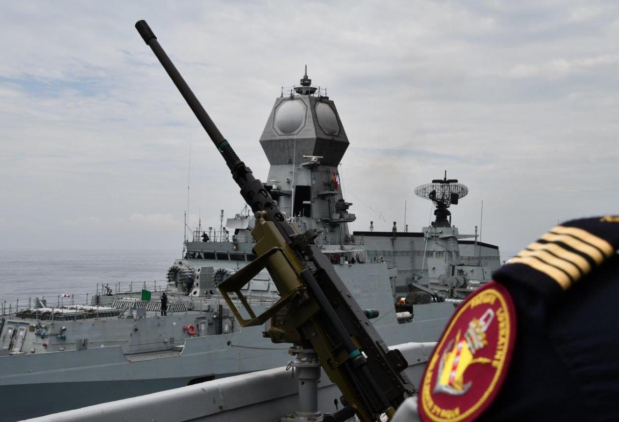 FFEAU – Exercice de défense aérienne et de lutte sous la mer avec la marine indienne