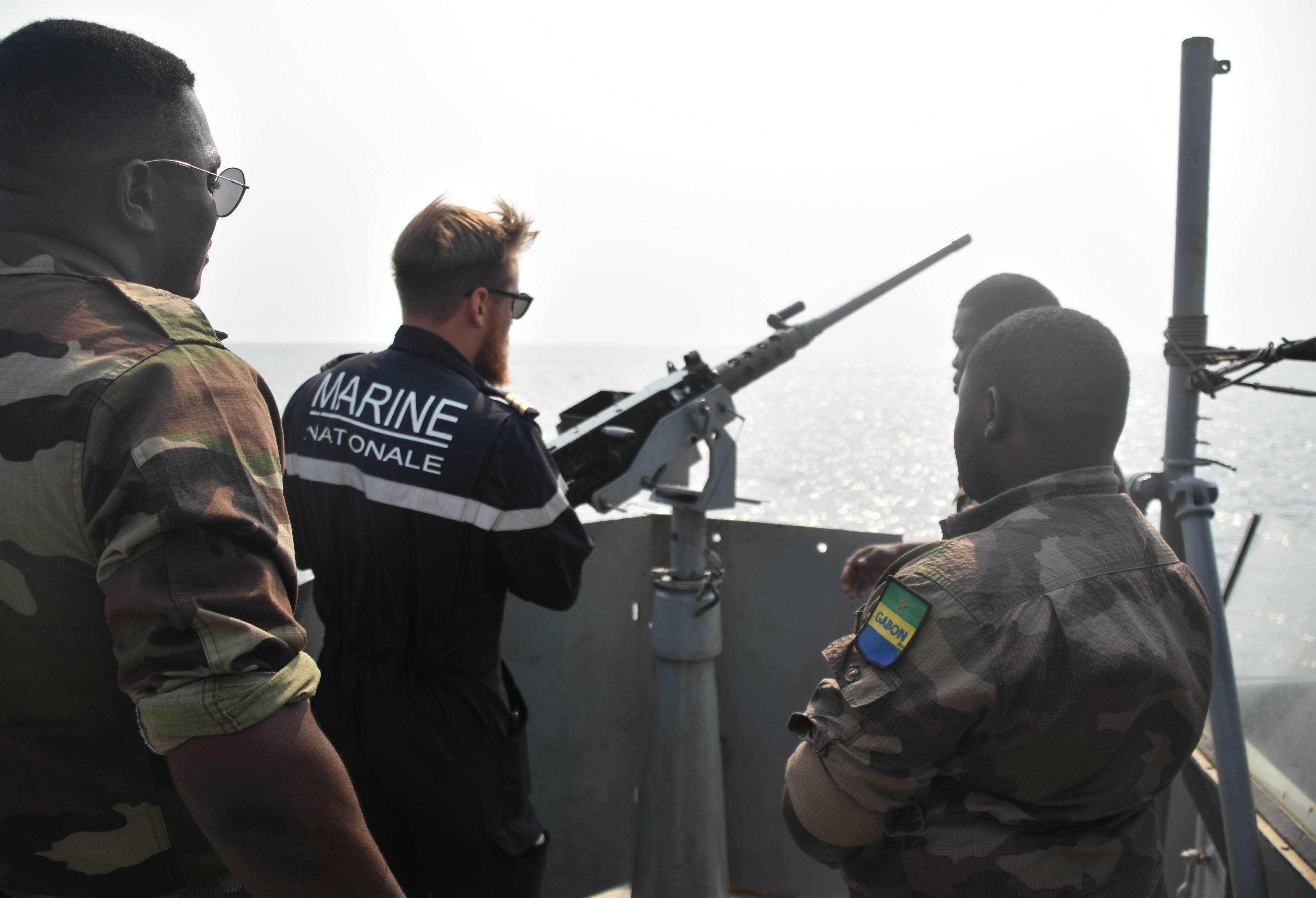  CORYMBE – Embarquement de marins gabonais à bord du PHM Commandant Birot